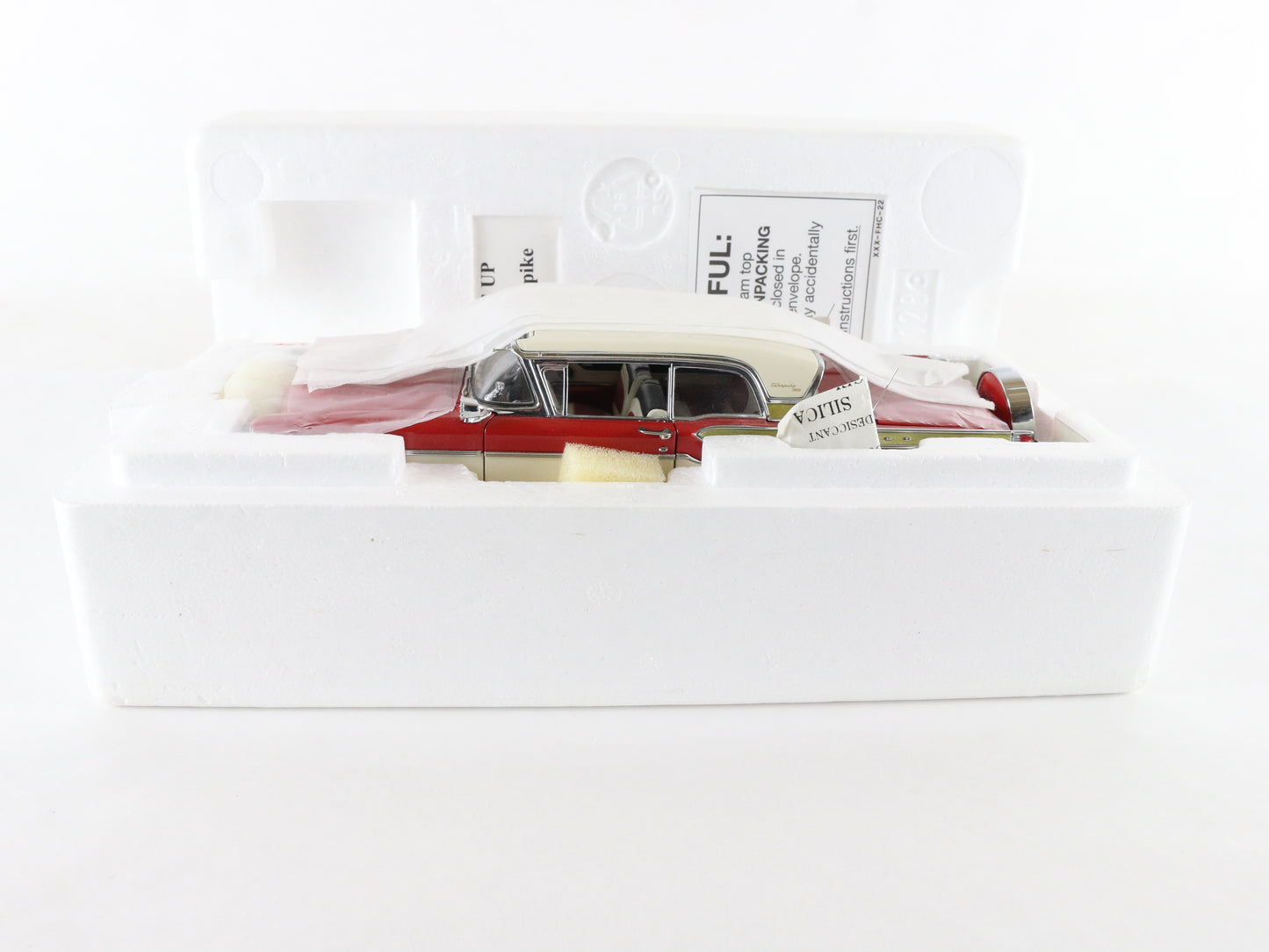 1957 Mercury Turnpike Cruiser Red White Danbury Mint 1:24 Diecast Model Car