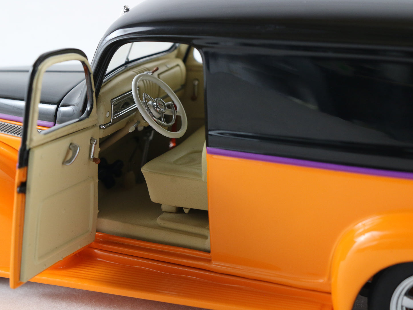 1941 Chevrolet Panel Custom Truck Sixpak Orange Black Danbury Mint 1:24 Model