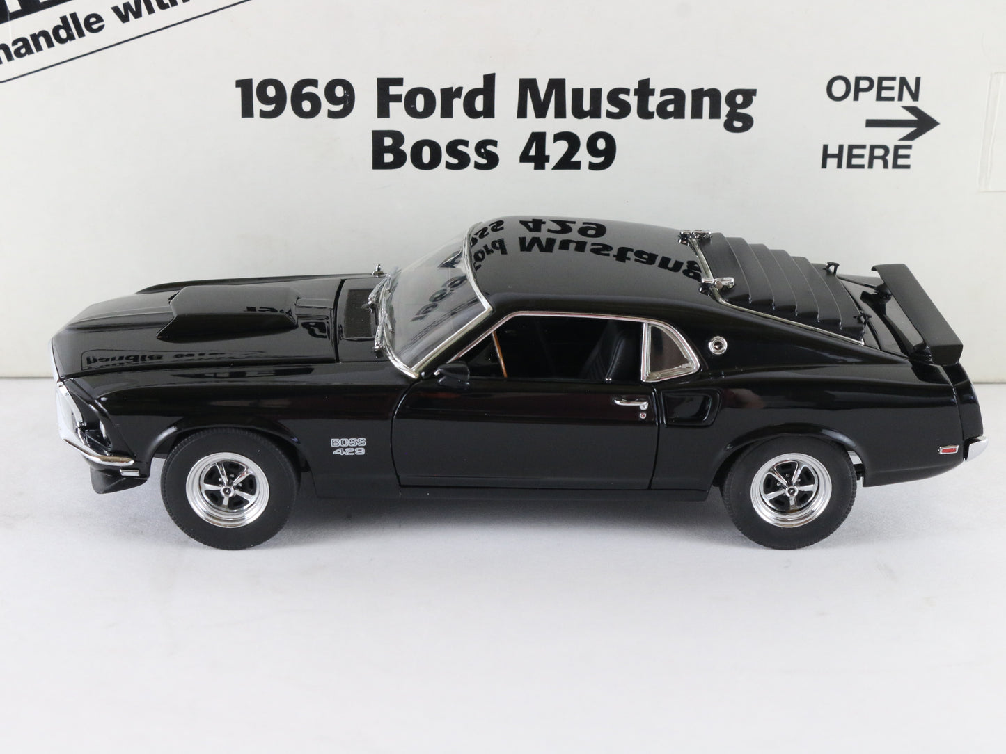 1969 Ford Mustang Boss 429 Raven Black Fastback Danbury Mint 1:24 Diecast Model
