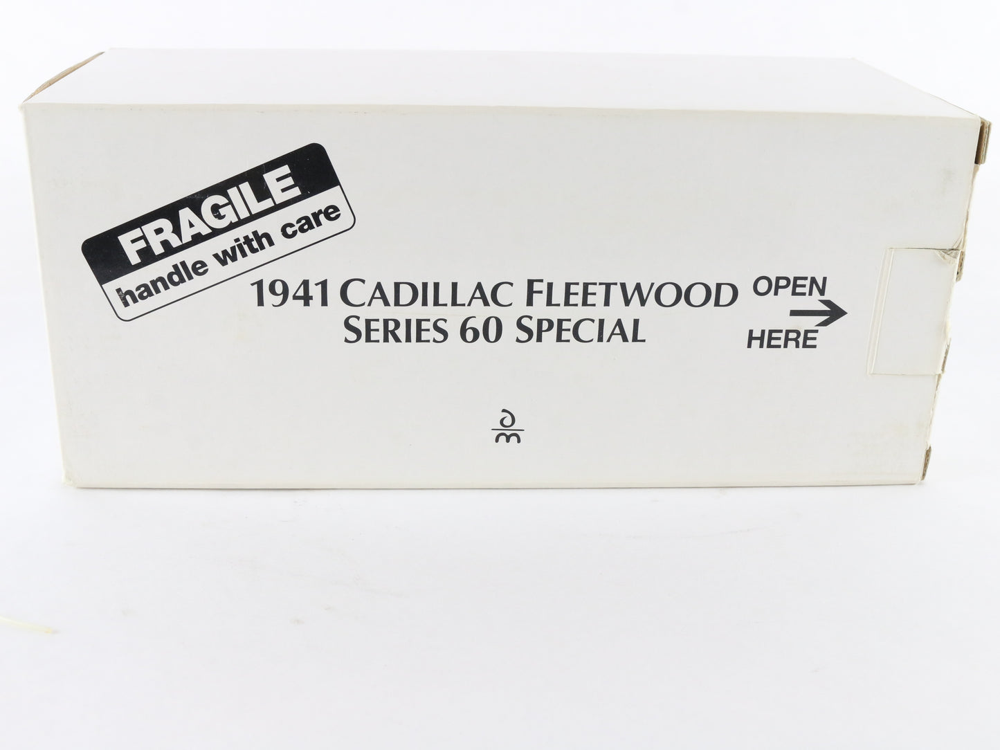 1941 Cadillac Fleetwood Series 60 Special Black Classic Danbury 1:24 Diecast