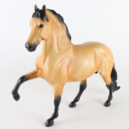 Breyer Causin A Commotion Peruvian Paso JAH CC Buckskin Special Edition Horse