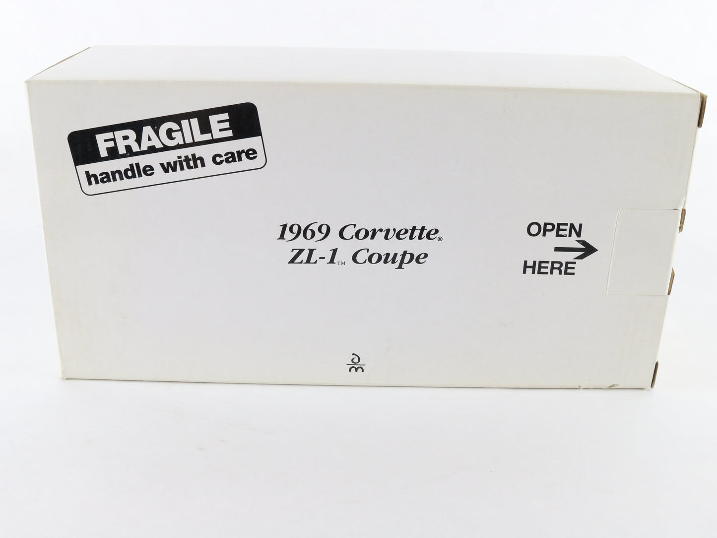 1969 Chevy Corvette ZL-1 Coupe Can-Am White Danbury Mint 1:24 Diecast Model
