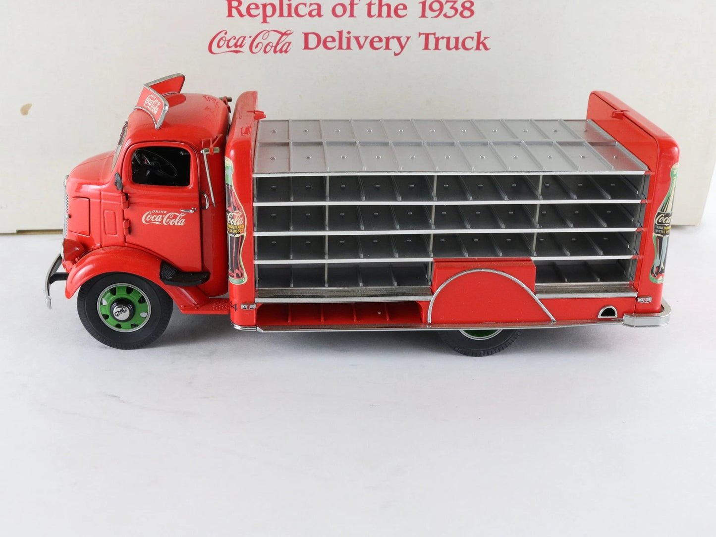 1938 GMC Cab Over Engine Coca Cola Delivery Truck Danbury Mint 1:24 W/ Extras