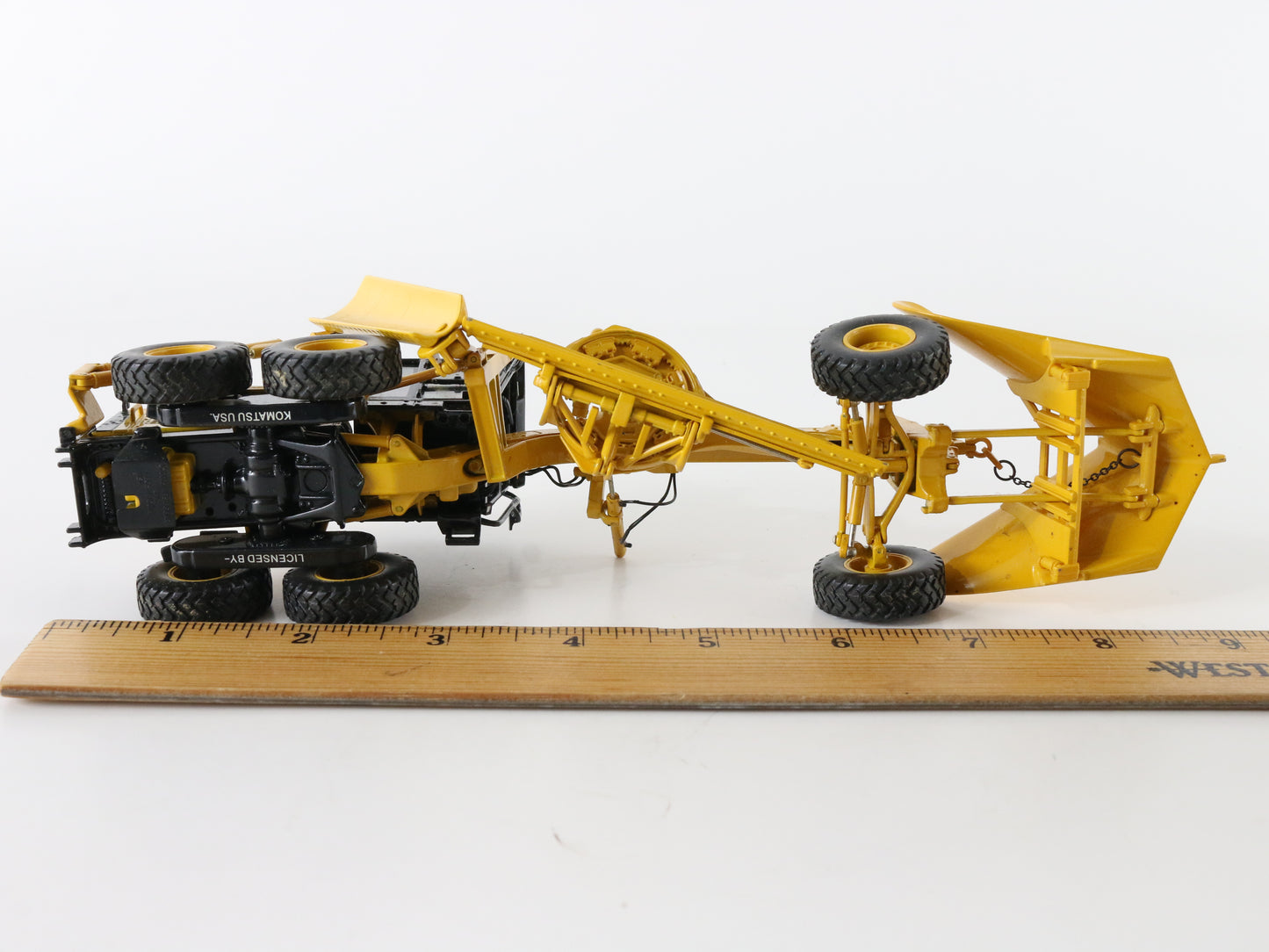 Komatsu Gd655 Motor Grader W/ Plow First Gear 1:50 Metal Construction Vehicle