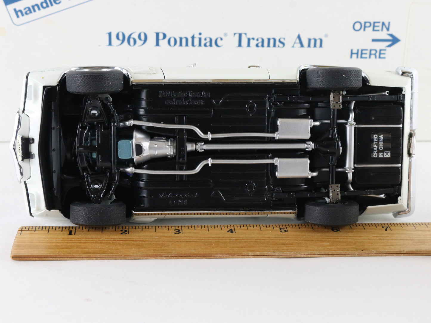 1969 Pontiac Trans Am Blue White Danbury Mint 1:24 Diecast Model Car