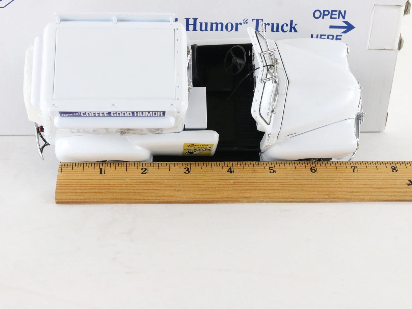 1953 Chevrolet 3100 Half-Ton Good Humor Ice Cream Truck White Danbury 1:24