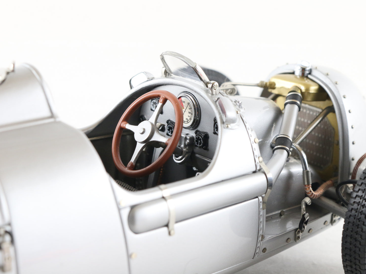 1936-37 Auto-Union Type C Silver CMC 1:18 M-034 Metal Model Car