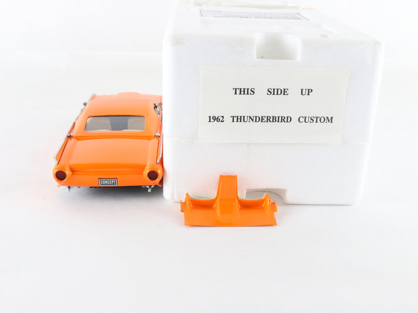 1962 Thunderbird Custom Orange Convertible Danbury Mint 1:24 Diecast Model Car