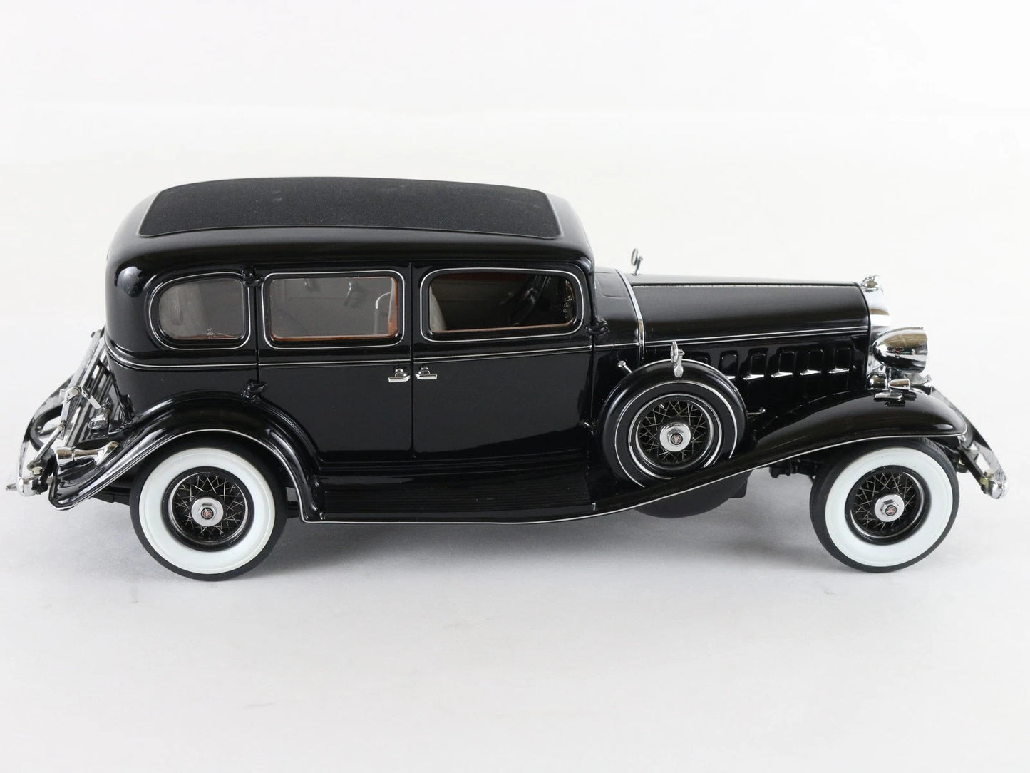 1932 Cadillac V-16 Sedan Black Danbury Mint 1:24 Diecast Model Car