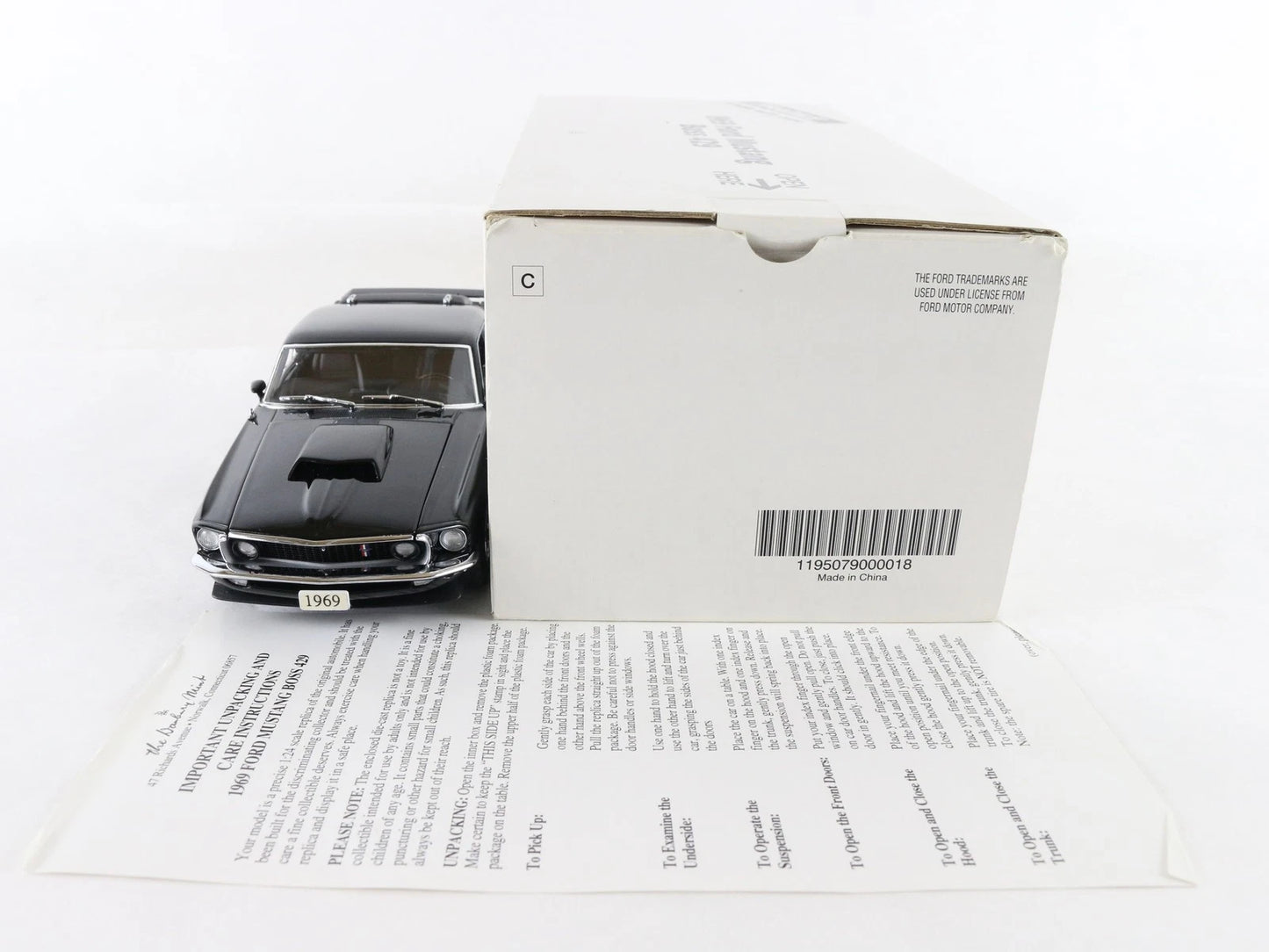 1969 Ford Mustang Boss 429 Black Danbury Mint 1:24 Diecast Model Car