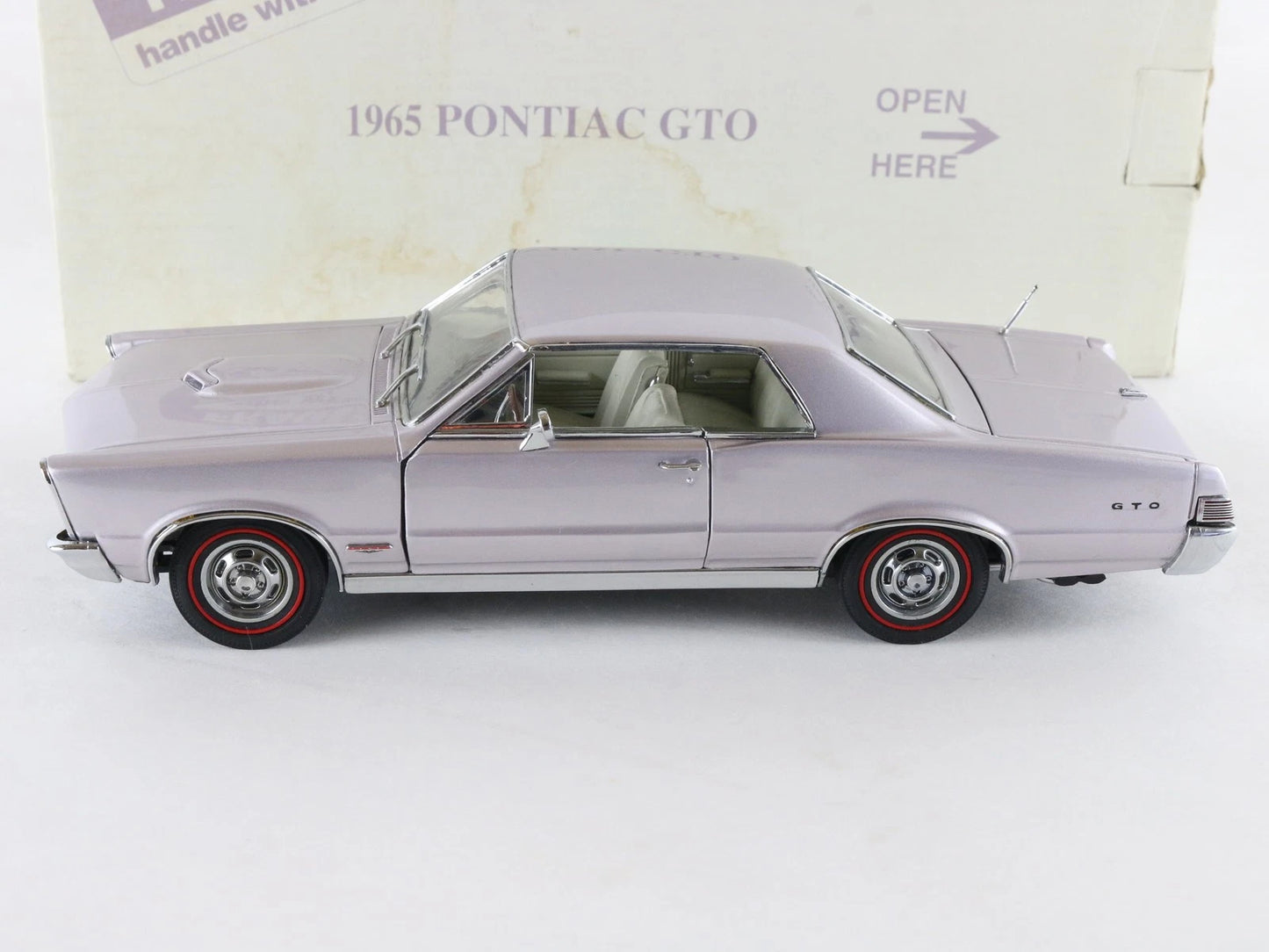 1965 Pontiac GTO Iris Mist Purple Danbury Mint 1:24 Diecast Model