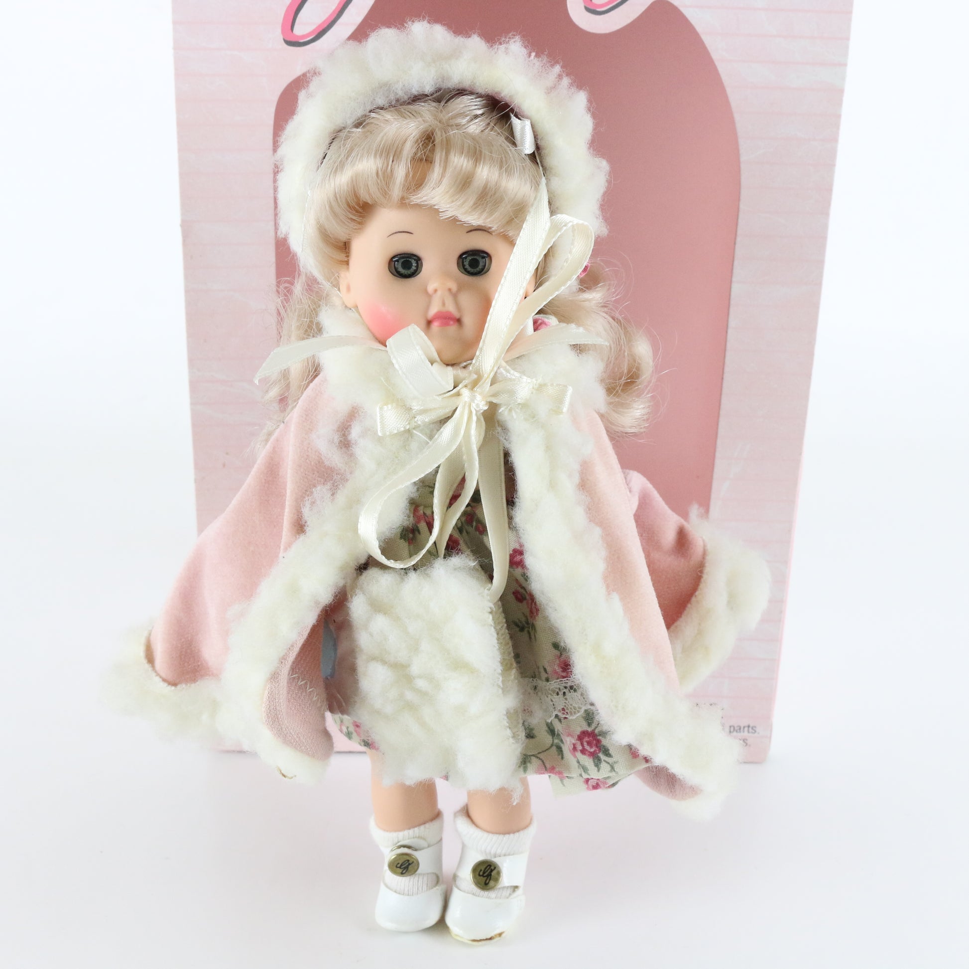 Ginny Visits The Doll Vogue Museum Pink Girl 8" W/ Accessories