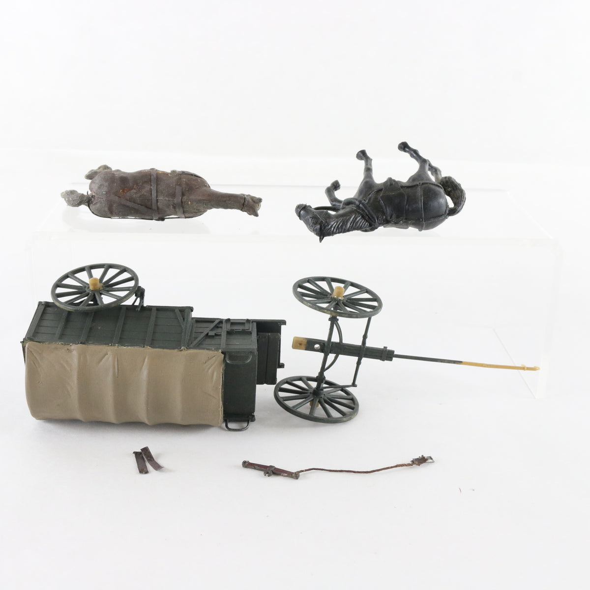 Covered Wagon W/ Horses American Civil War 1:32 Plastic Models 54mm