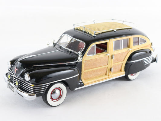 1942 Chrysler Town & Country Black Wood Panel Danbury Mint 1:24 Diecast Model