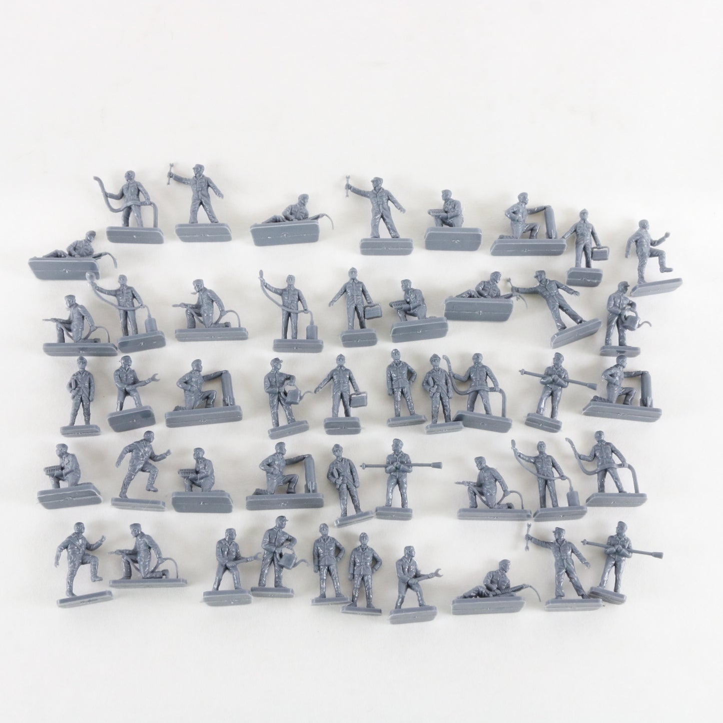WWII German Luftwaffe Personnel Airfix 1:72 A01755 Plastic Model Figures