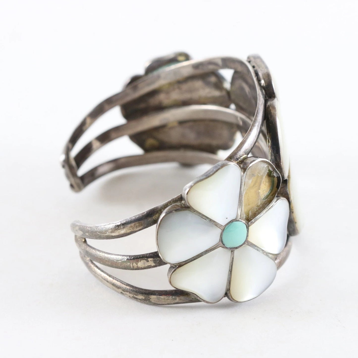 Vintage Zuni Native American Turquoise Mother Or Pearl Flower Silver Bracelet
