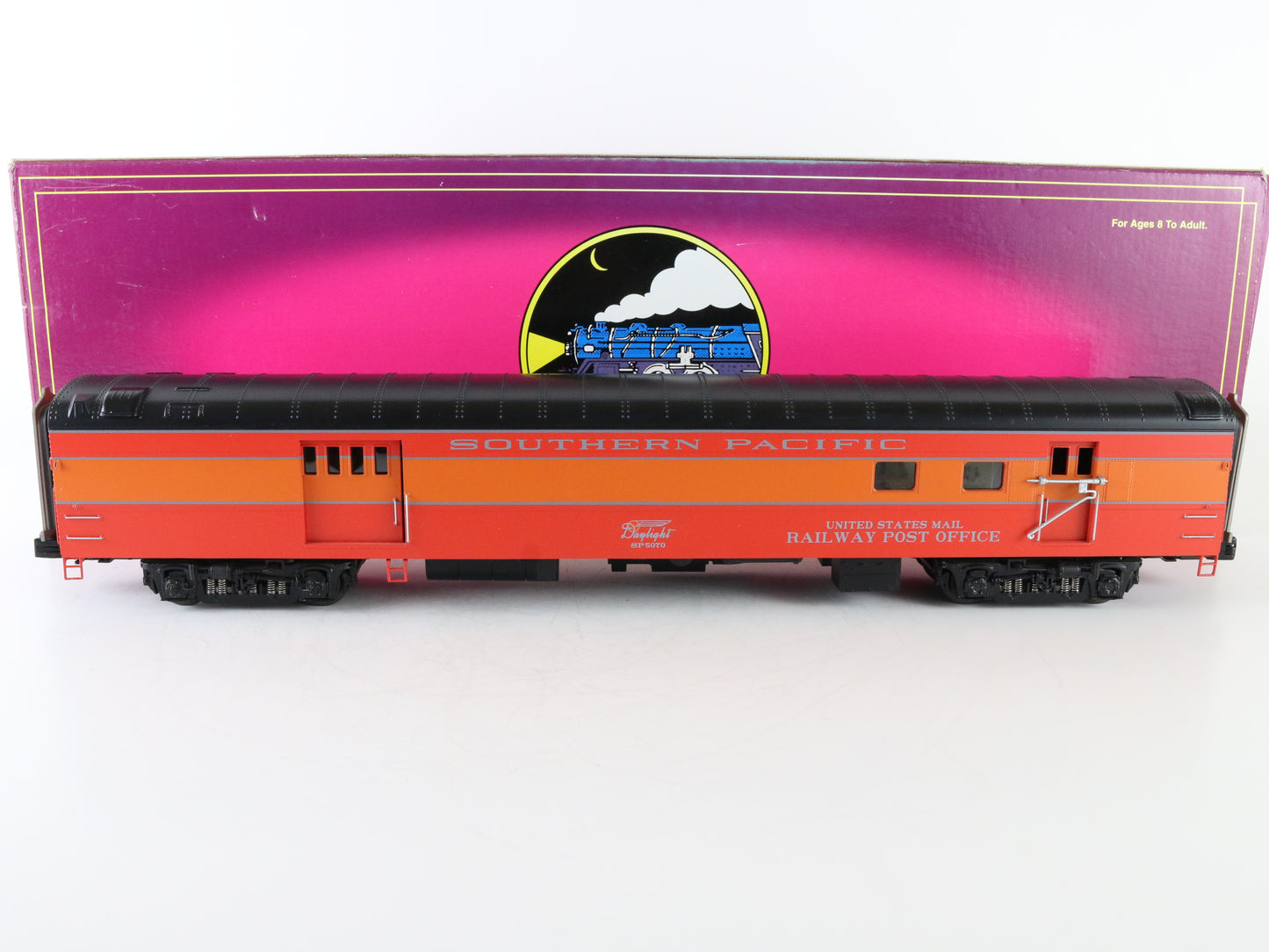 MTH O Southern Pacific Daylight Streamlined 70’ Rpo Smooth Passenger 20-68082 – MTH O scale Southern Pacific Daylight streamlined passenger car for model railroads.