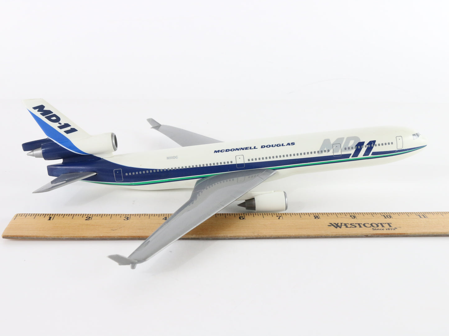 Md-11 Mcdonnell Douglas Commercial Jet Airplane Plastic 12.25"