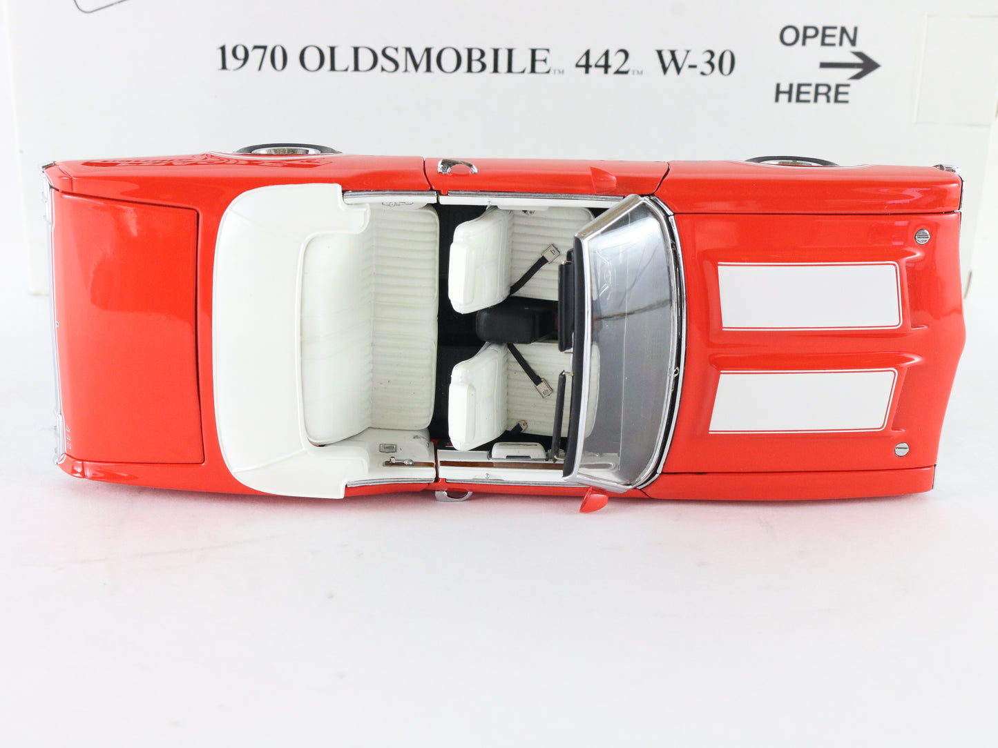 1970 Oldsmobile 442 W-30 Orange & White Danbury Mint 1:24 Diecast Model Car