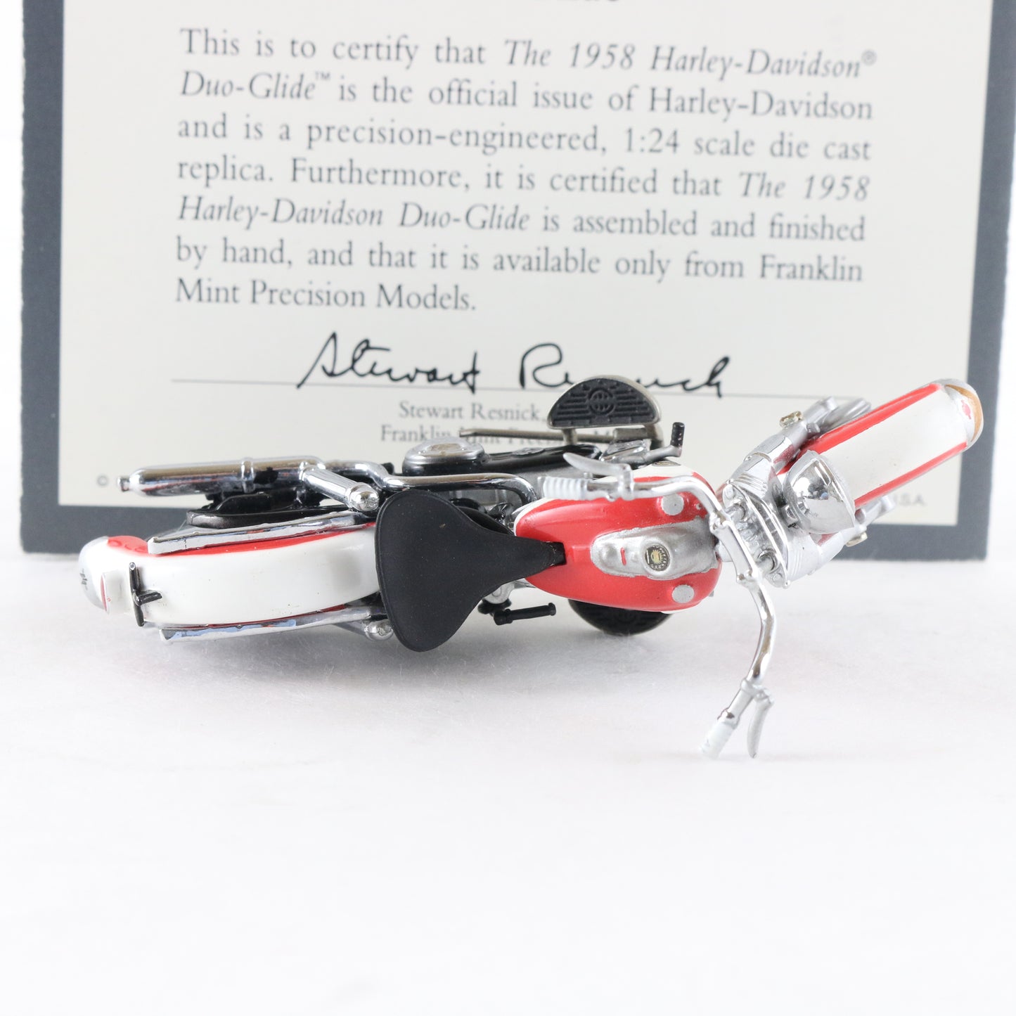 1958 Harley Davidson Duo-Glide Red White Franklin Mint 1:24 Model Motorcycle