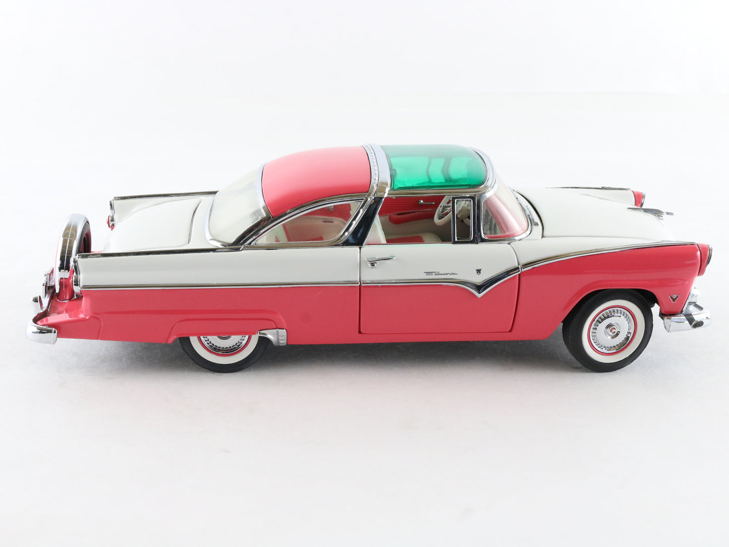1955 Ford Crown Victoria Pink White Franklin Mint 1:24 Model Car