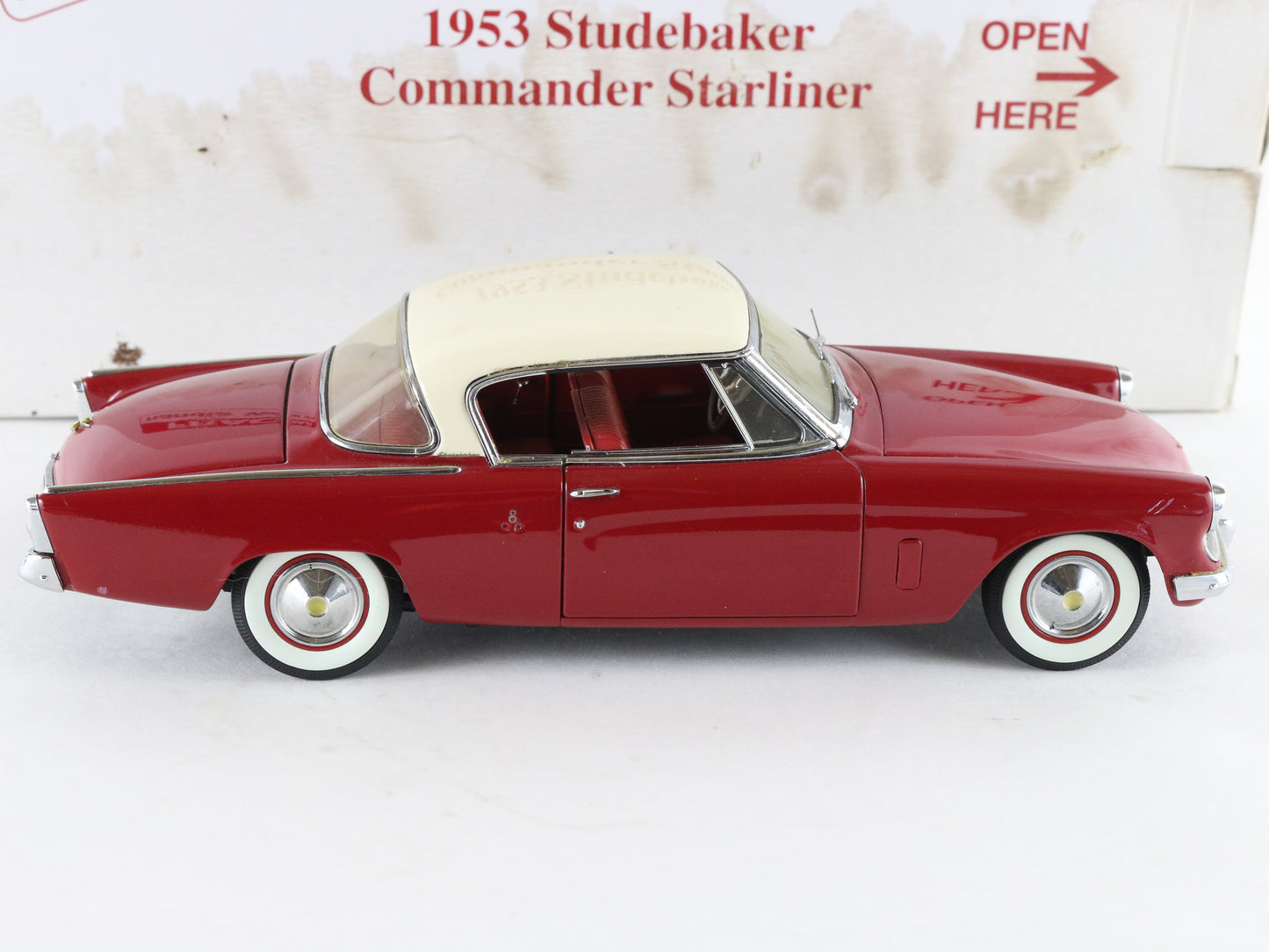 1953 Studebaker Commander Starliner Hardtop Red White Danbury Mint 1:24 Diecast