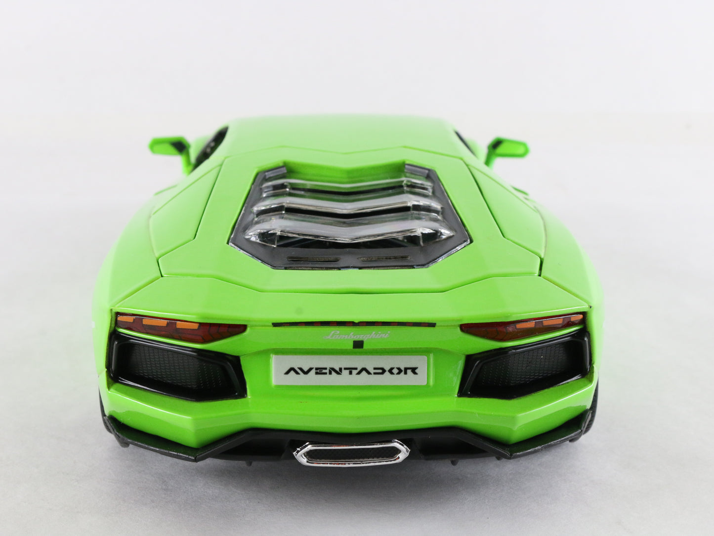 Lamborghini Aventador Lp700-4 Bburago 1:18 Green Diecast Model Car