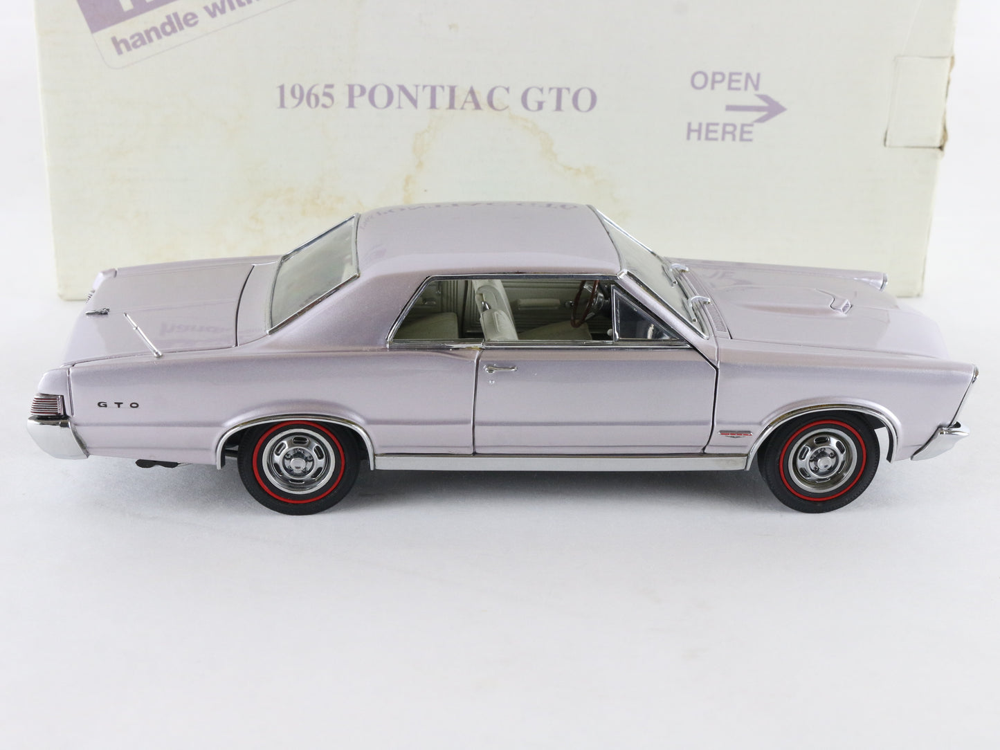 1965 Pontiac GTO Iris Mist Purple Danbury Mint 1:24 Diecast Model
