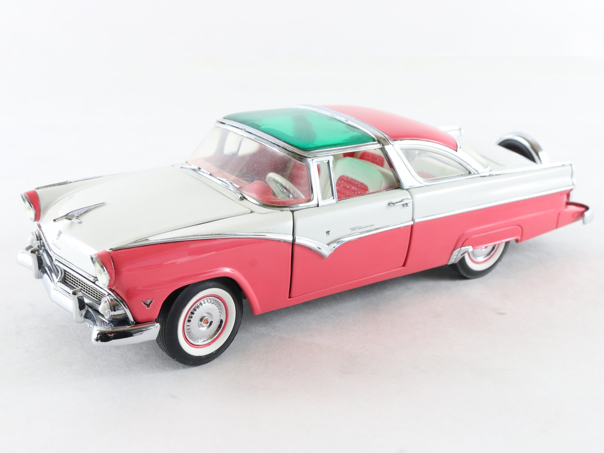 1955 Ford Crown Victoria Pink White Franklin Mint 1:24 Model 