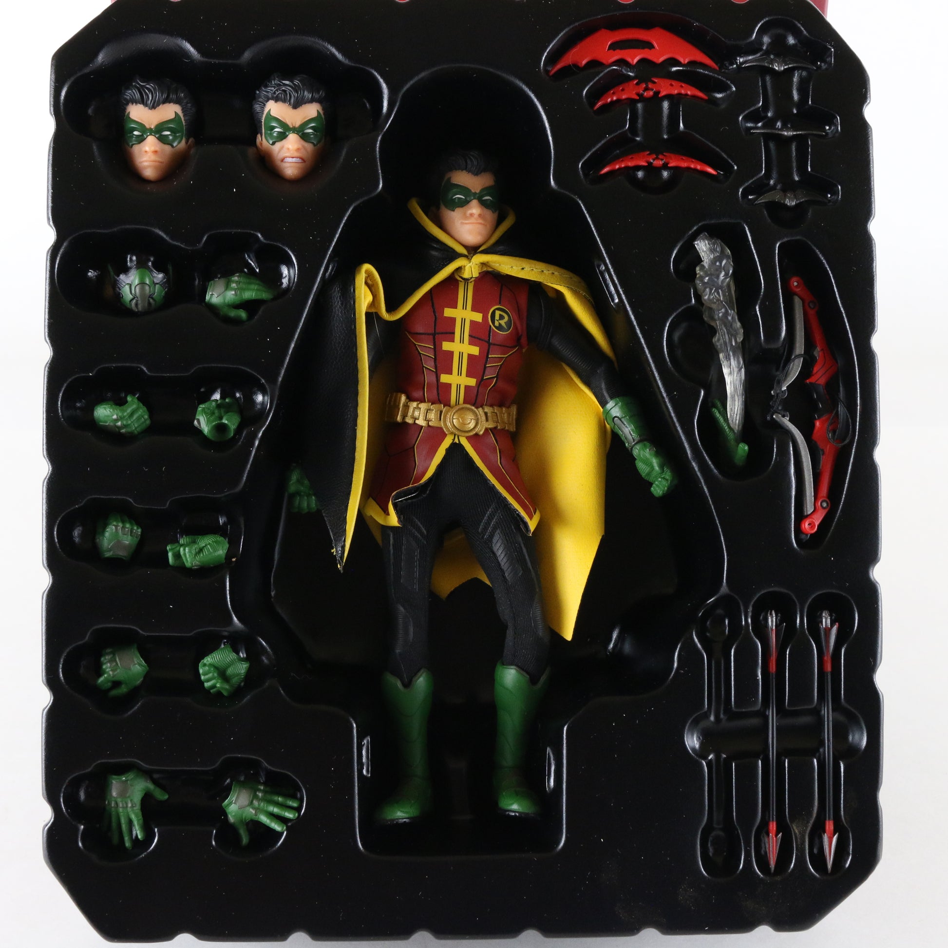 Robin Batman DC Comics Mezco 1:12 ONE:12 Figure W/ Accessories 76604