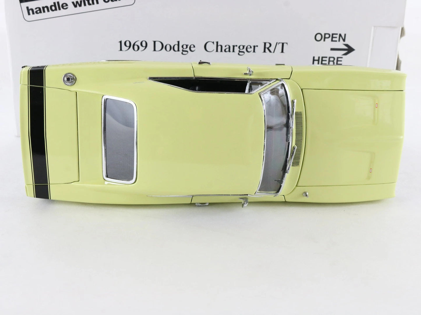 1969 Dodge Charger R/T Coupe Yellow Black Danbury Mint 1:24 Diecast Model