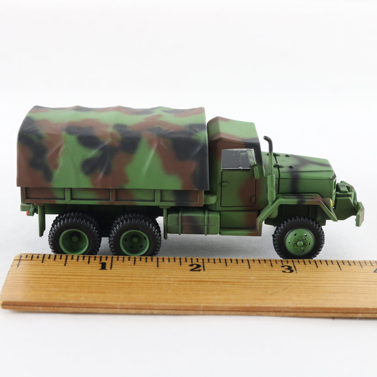 M35A2 M35 6x6 Transport Truck Camo Green War Wings 1:72 Plastic Model