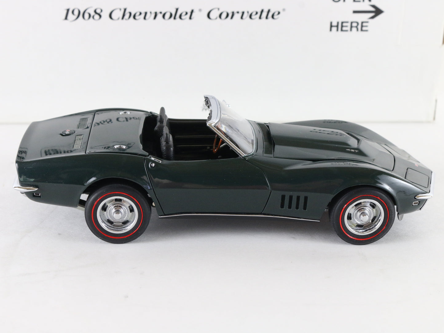 1968 Chevy Corvette Convertible British Green Danbury Mint 1:24 Diecast Model