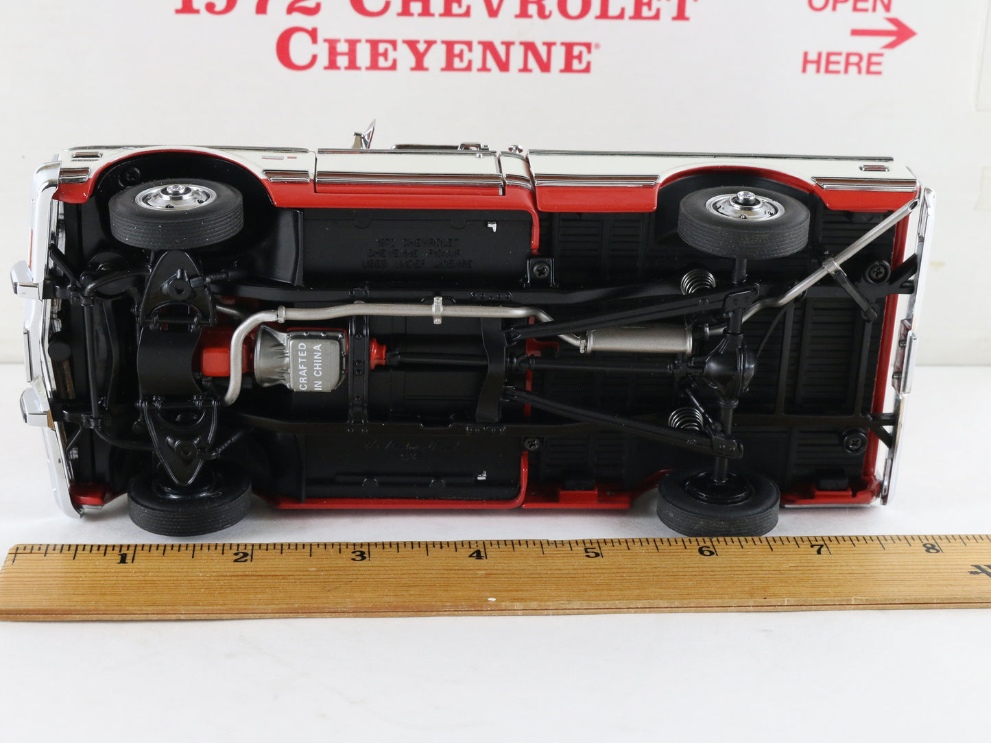 1972 Chevrolet Cheyenne Pickup Truck Red White Danbury Mint 1:24 Diecast