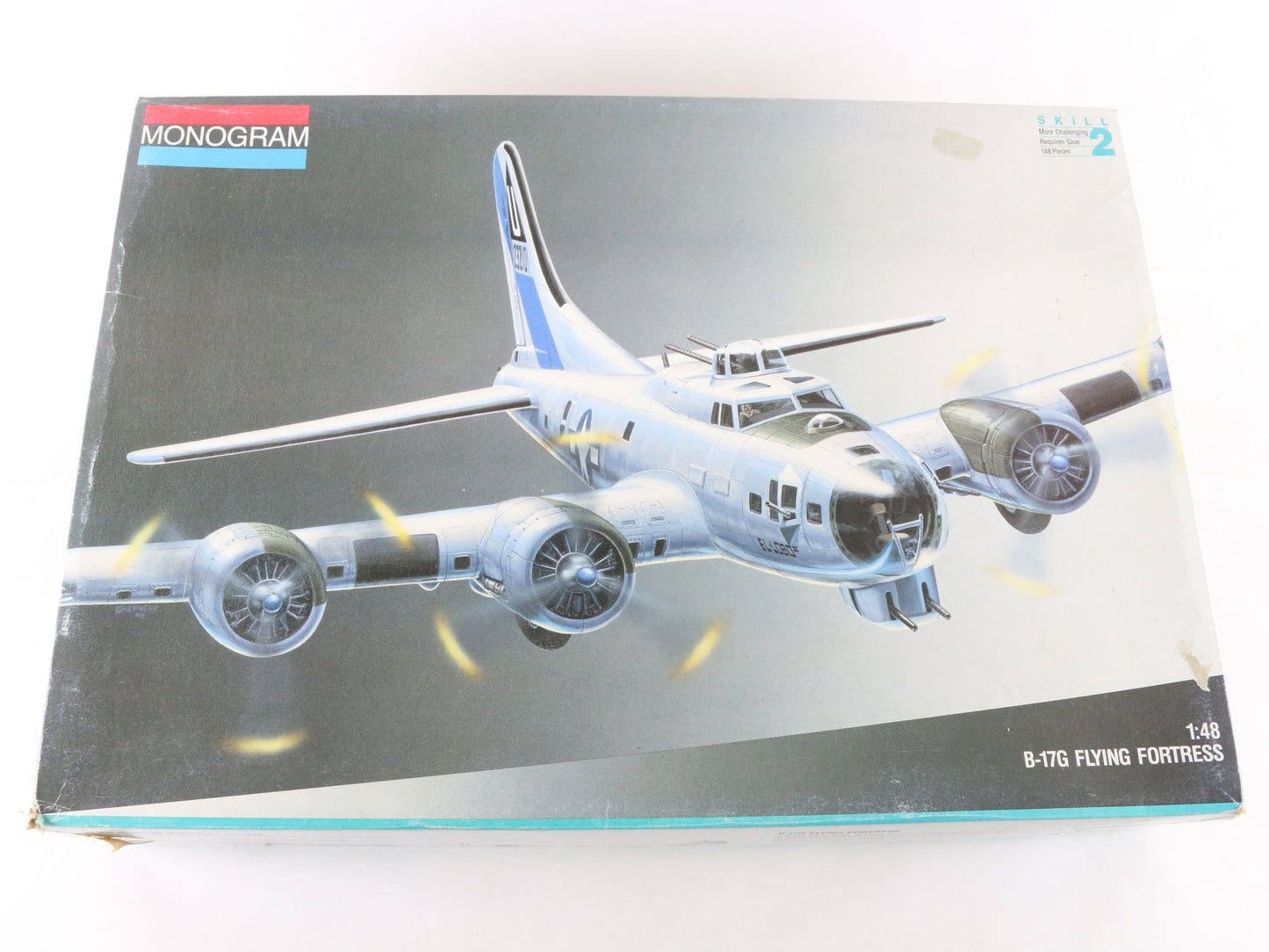 B-17G Flying Fortress Heavy Bomber Plane Monogram 1:48 Model Kit 5600