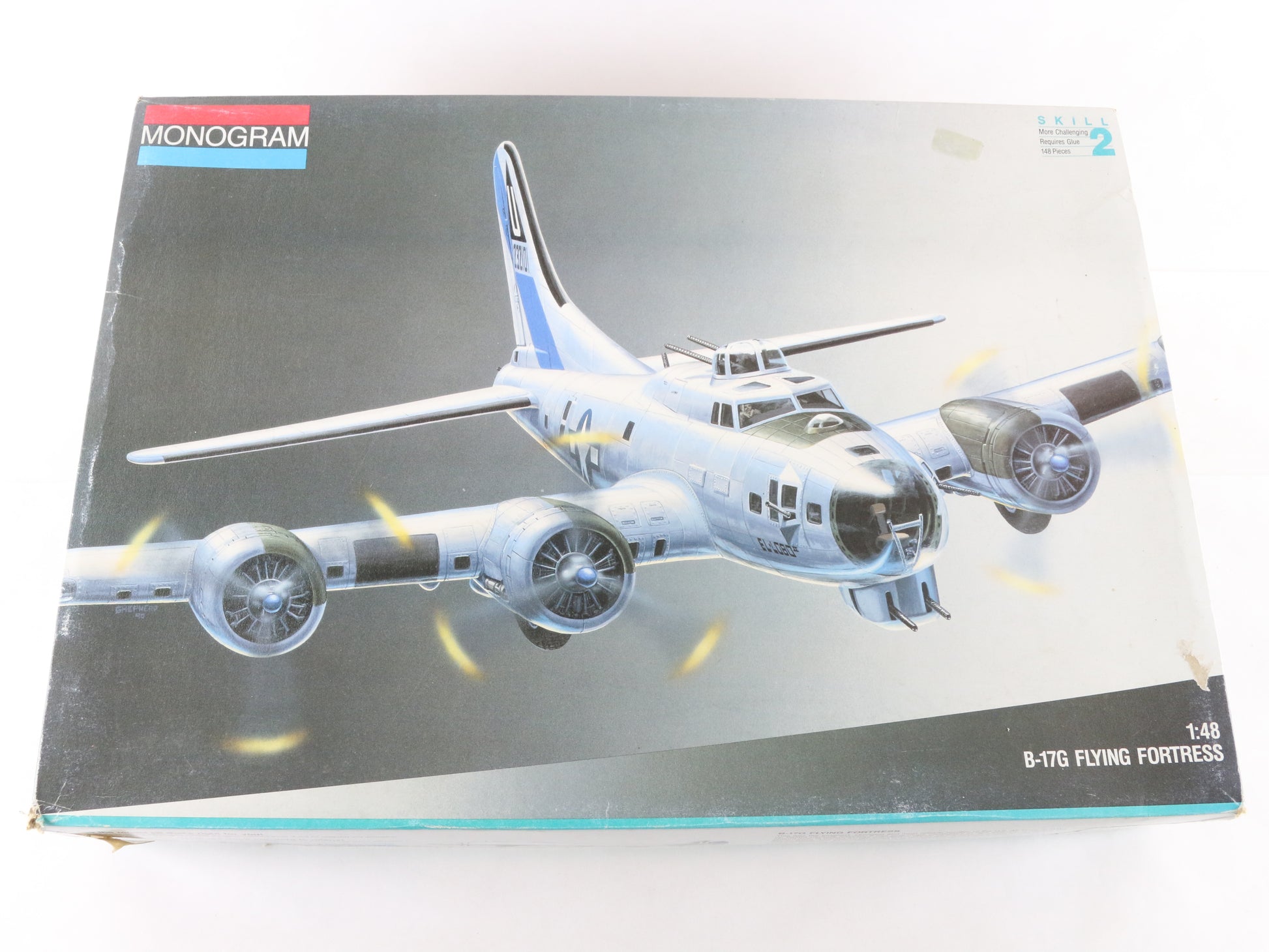 B-17G Flying Fortress Heavy Bomber Plane Monogram 1:48 Model Kit 5600