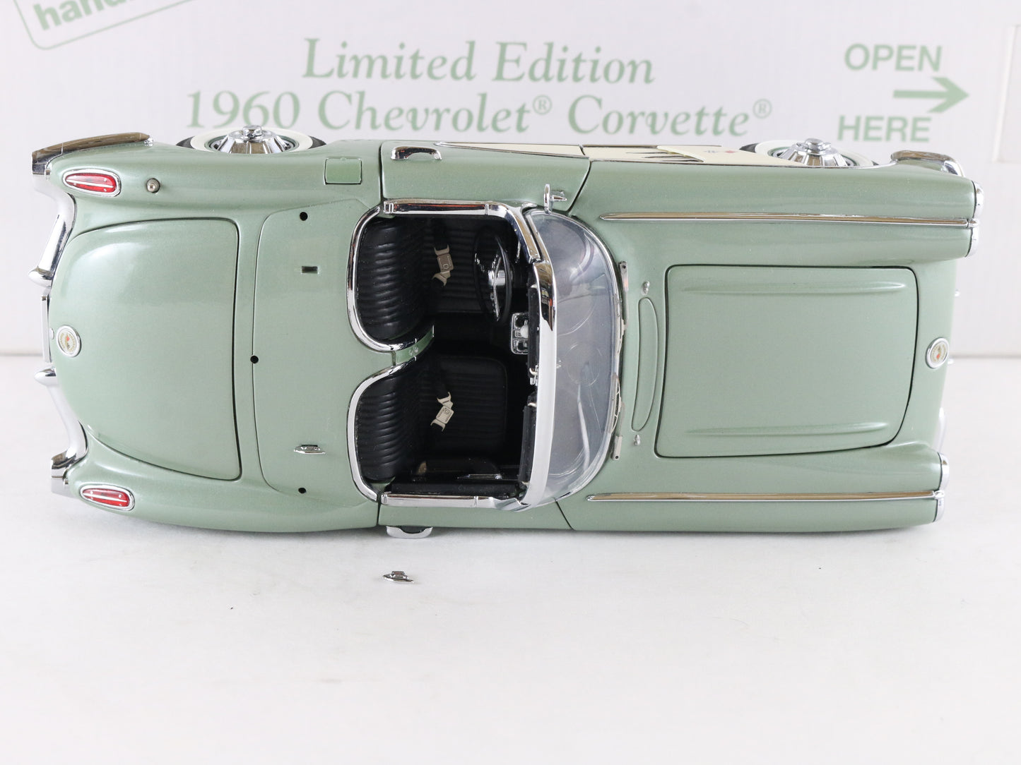 1960 Chevy Corvette Green White Convertible Limited Danbury Mint 1:24 2505
