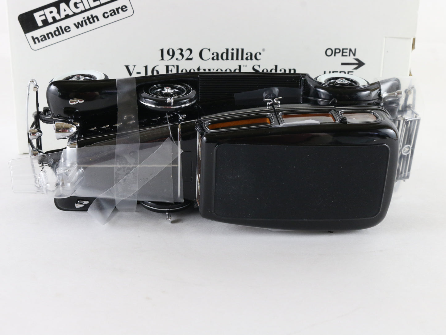 1932 Cadillac V-16 Fleetwood Sedan Black Danbury Mint 1:24 Diecast Model Car