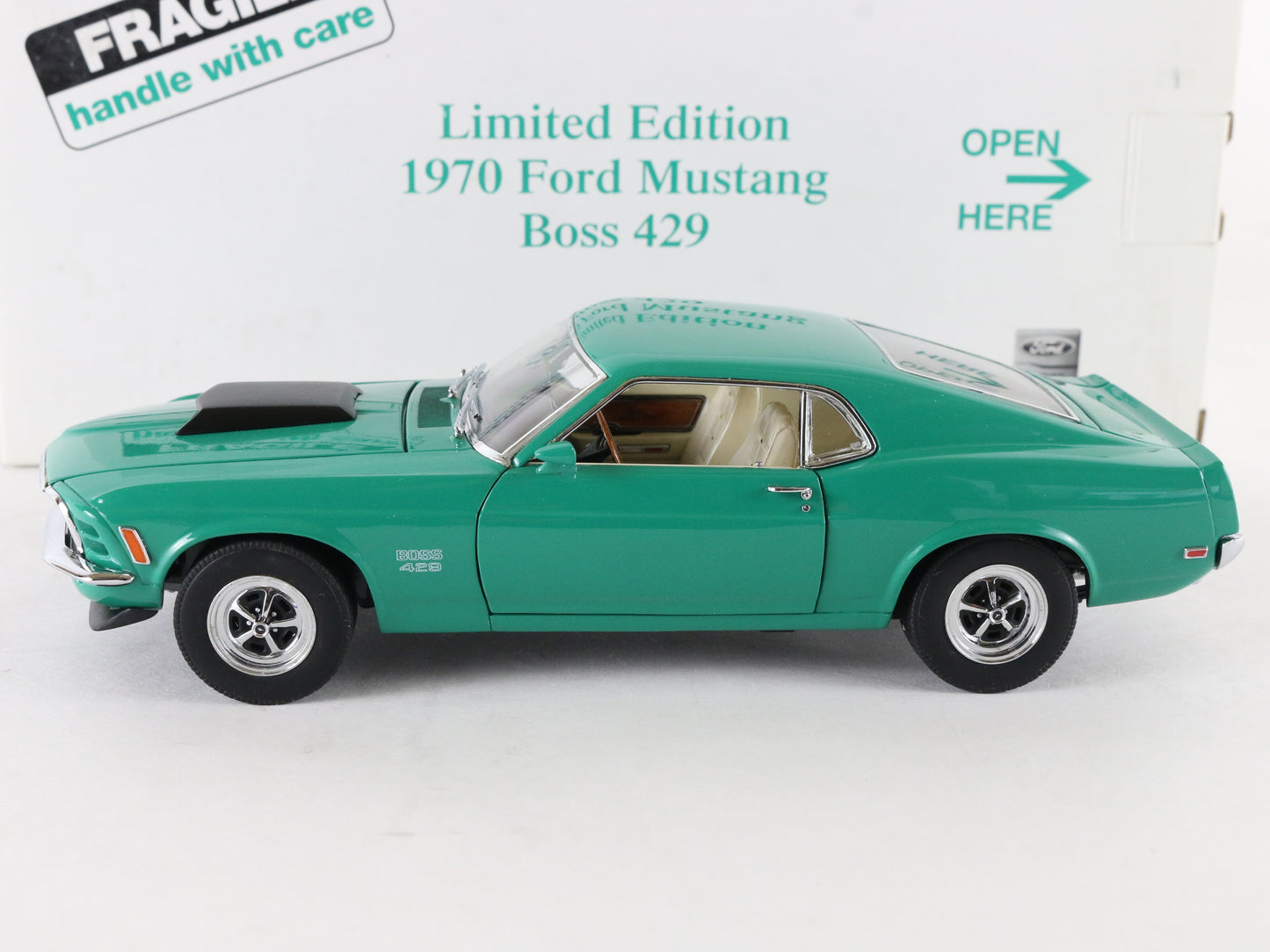 1970 Ford Mustang Fastback Grabber Green 2205/5000 Danbury 1:24 Diecast Model