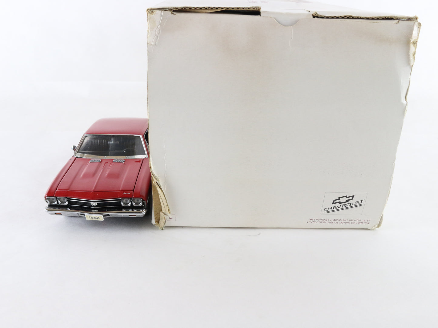 1968 Chevy Chevelle SS 396 Red Danbury Mint 1:24 Diecast Model Car