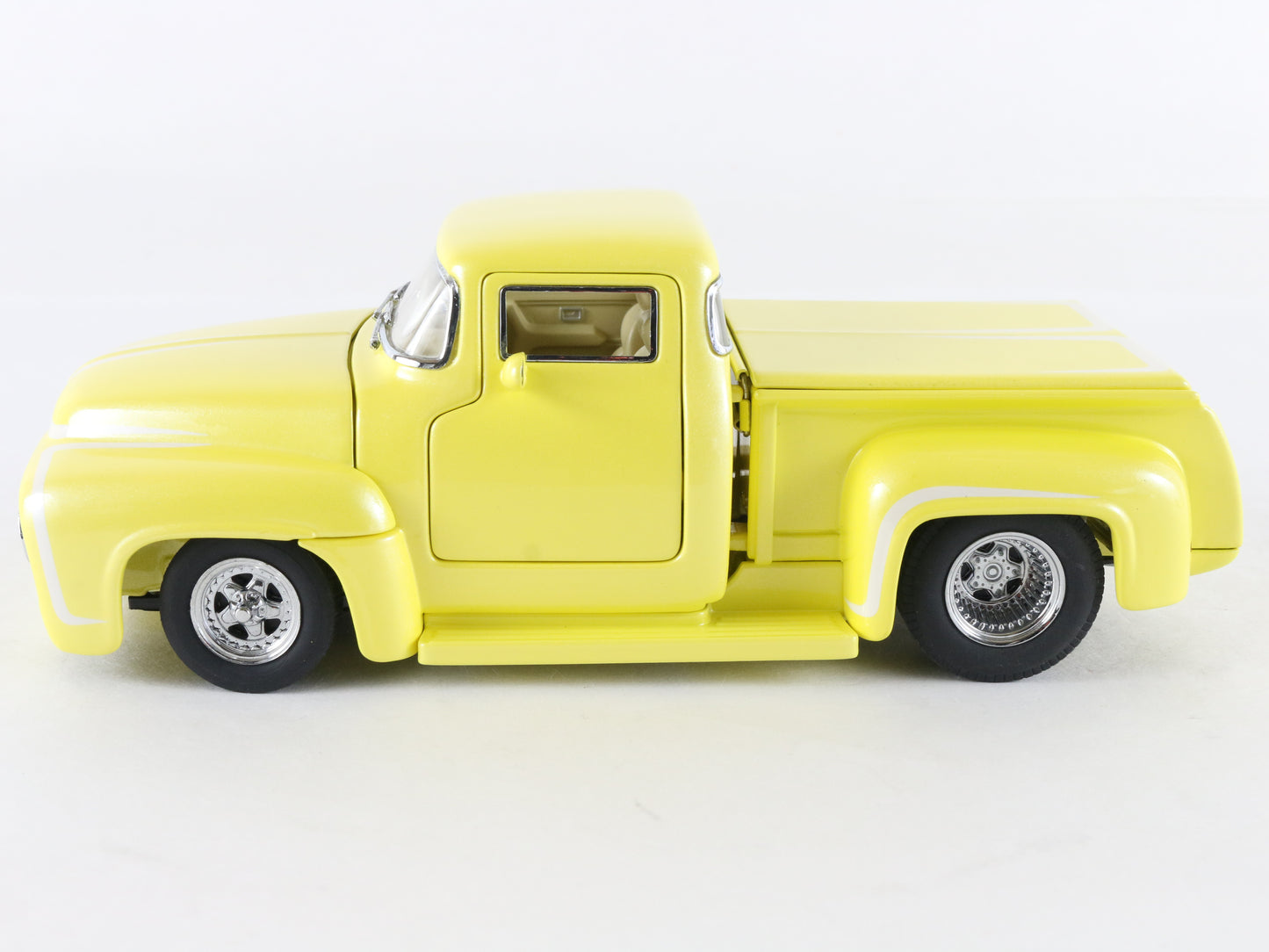1956 Ford F-100 Street Machine Pickup Truck Yellow Danbury Mint 1:24 Model Car