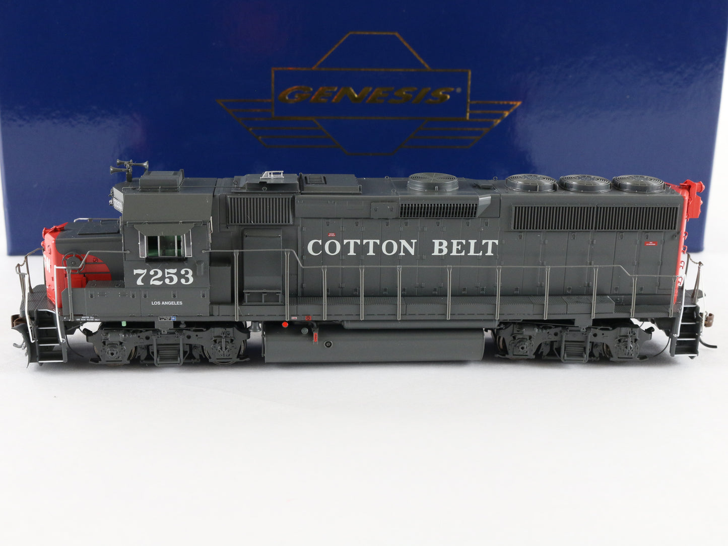 Athearn Genesis HO Cotton Belt 7253 GP40-2 Diesel Locomotive TSUNAMI ATHG40975