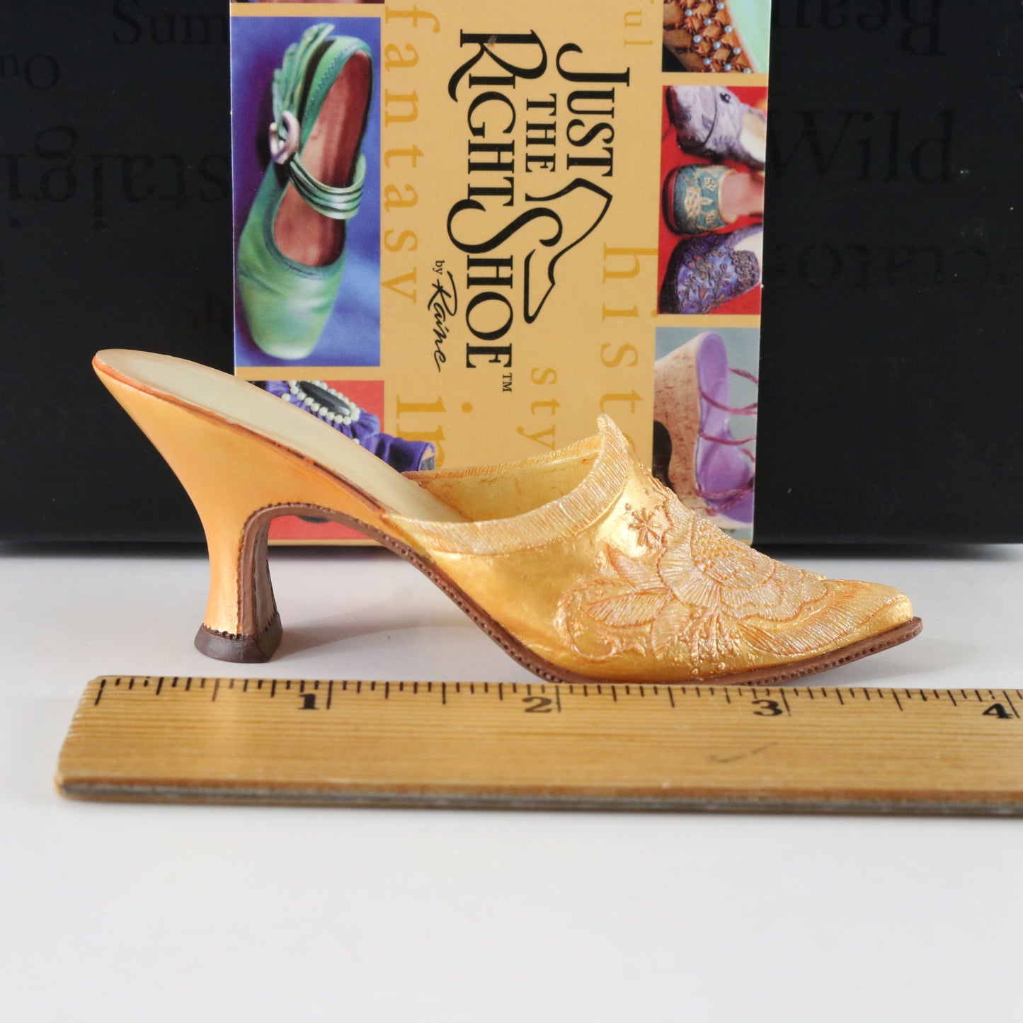 Just The Right Shoe Elizabeth Raine Willitts Resin Collectible Shoe 25128