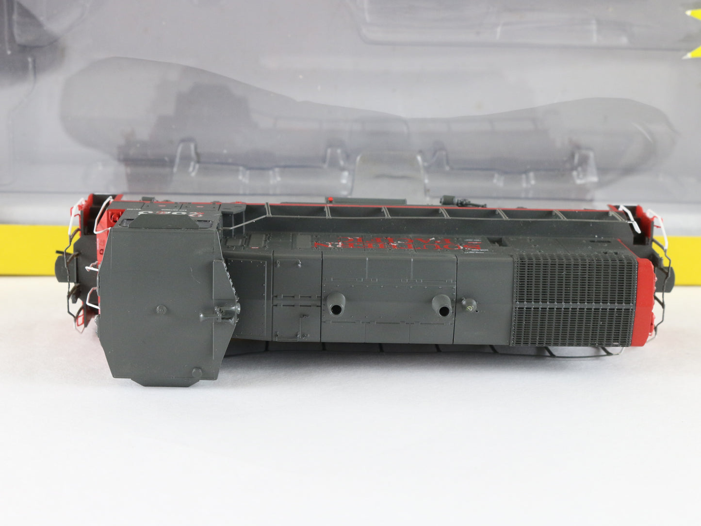 Athearn HO 96682 Southern Pacific 2523 SW1500 Worn Red Lettering Diesel Loco