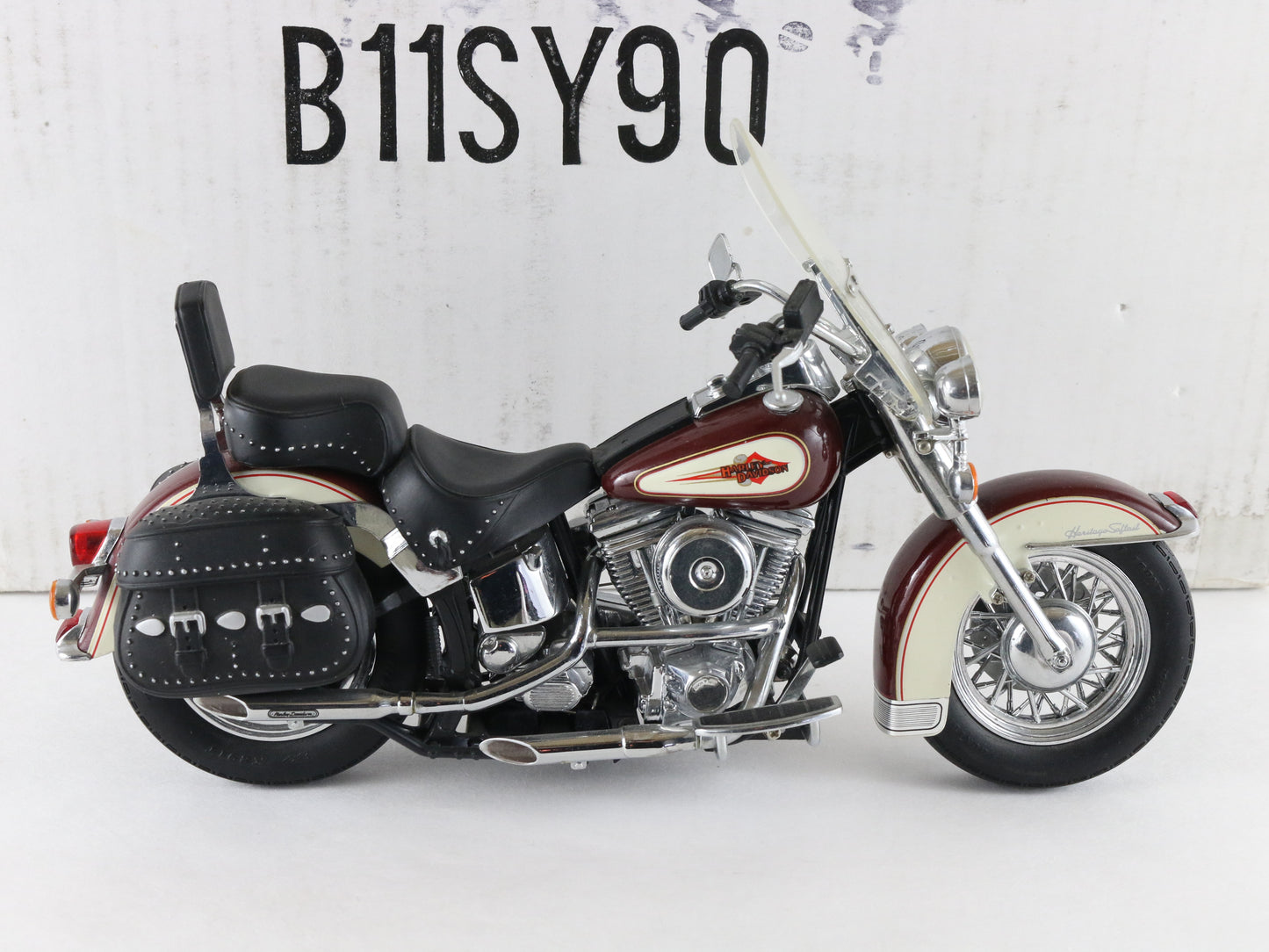 Heritage Softail Classic Harley Davidson Franklin Mint 1:10 Motorcycle B11SY90