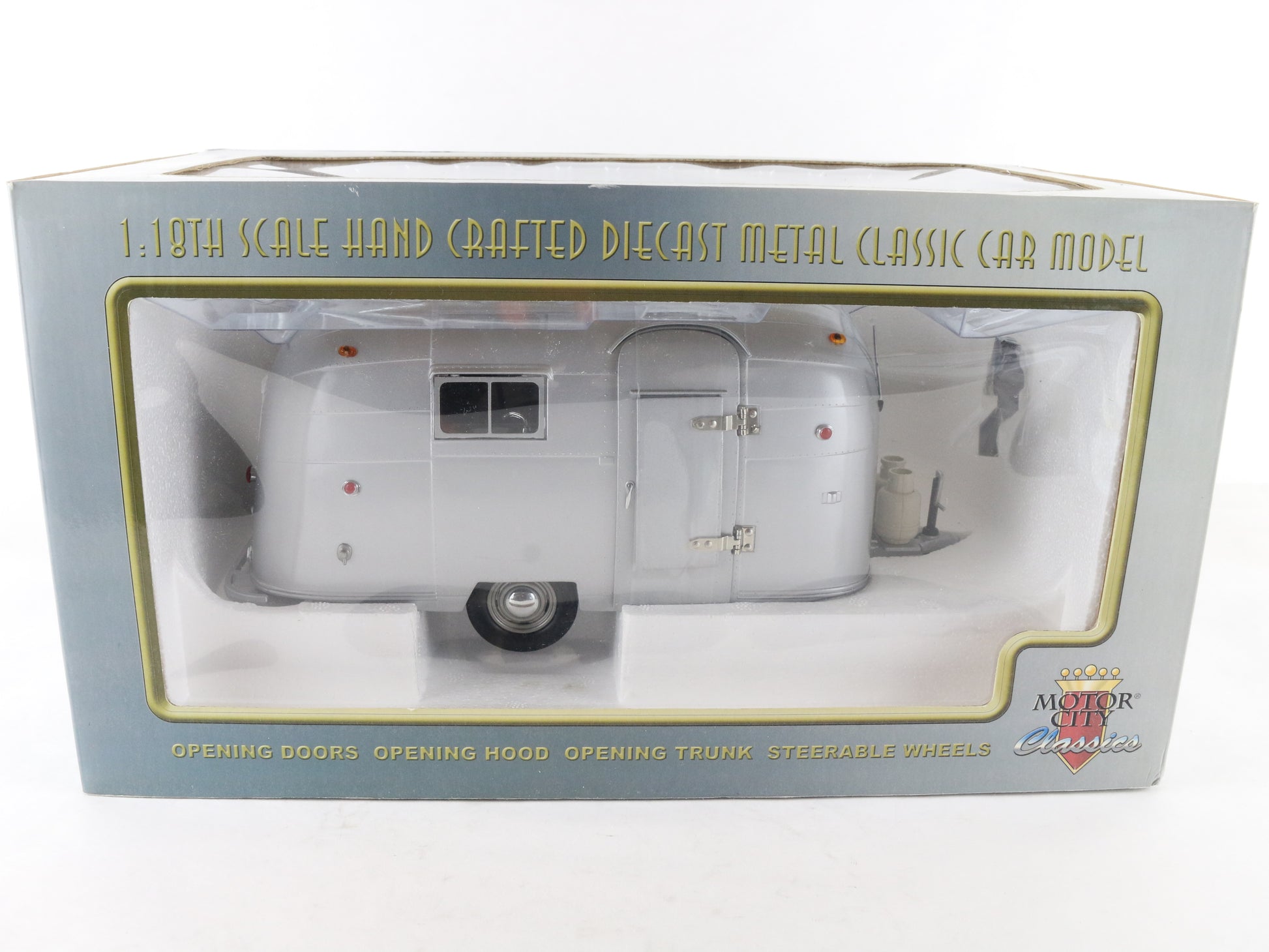 Airstream Trailer Silver Motor City Classics 1:18 92005 Diecast Metal Model