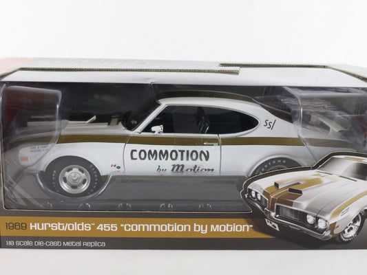Auto World 1:18 1969 Hurst Olds 455 Commotion Motion White American Muscle Model