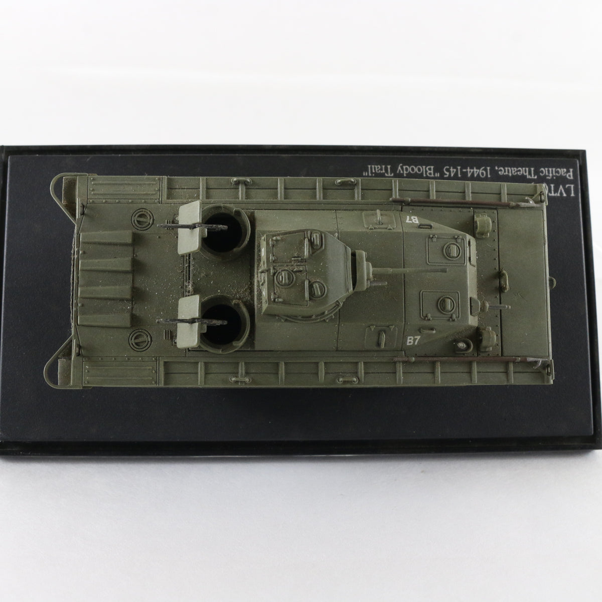 LVT(A)-1 Bloody Trail 1944-45 WW2 Hobby Master 1:72 HG4401 Military Model