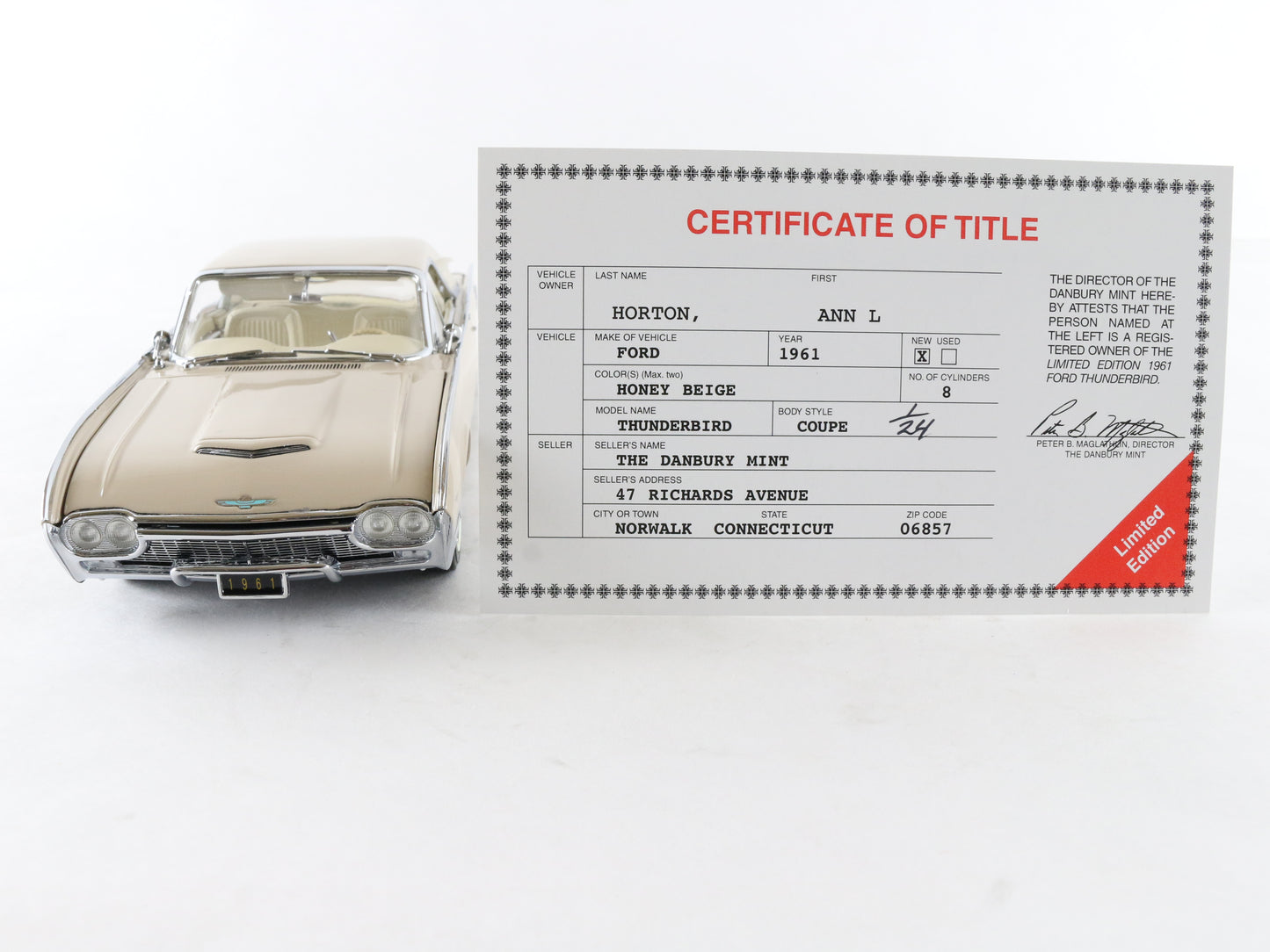 1961 Ford Thunderbird Hardtop Honey Beige Danbury Mint 1:24 Model Car