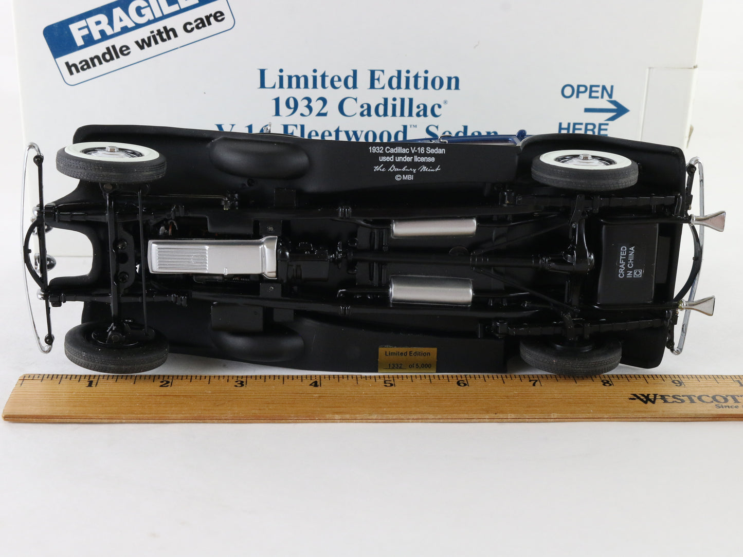 1932 Cadillac V-16 452-B Fleetwood Sedan Blue Danbury 1:24 Diecast 1332/5000